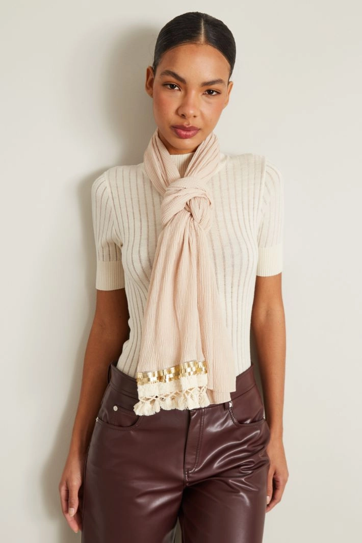 Pleated scarf with sequins and tassels - BEIGE