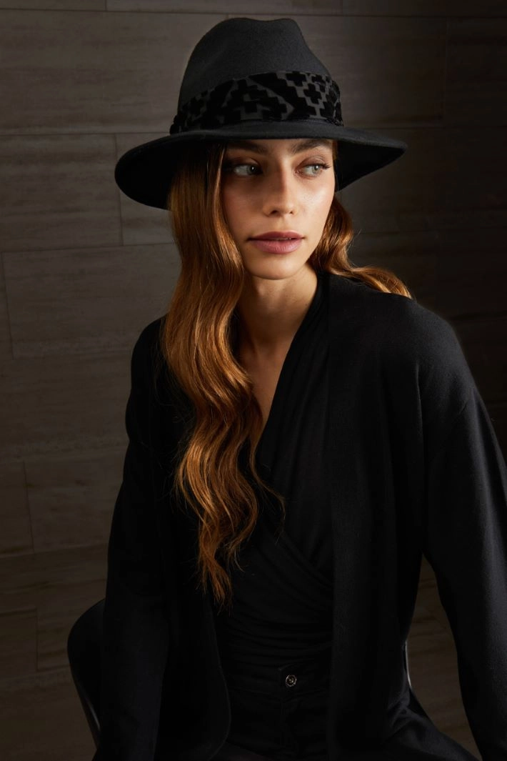 Fedora with dévoré ribbon - BLACK