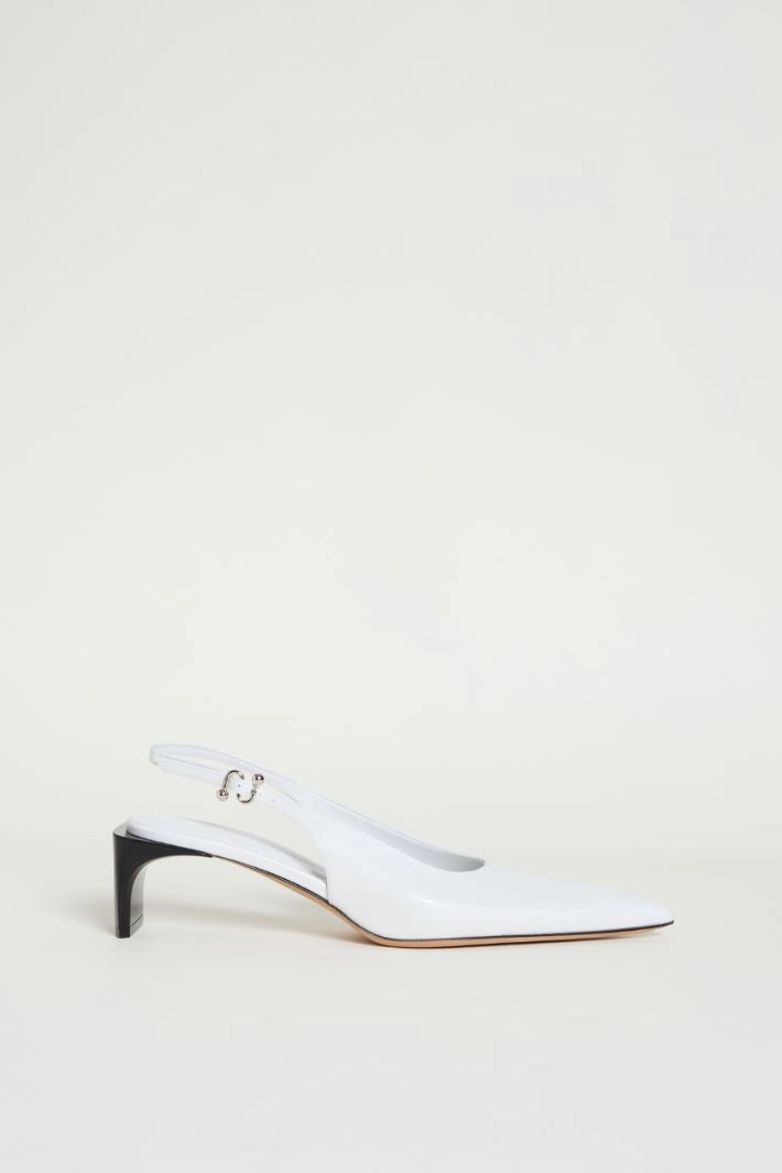 Pointed slingbacks - WHITE