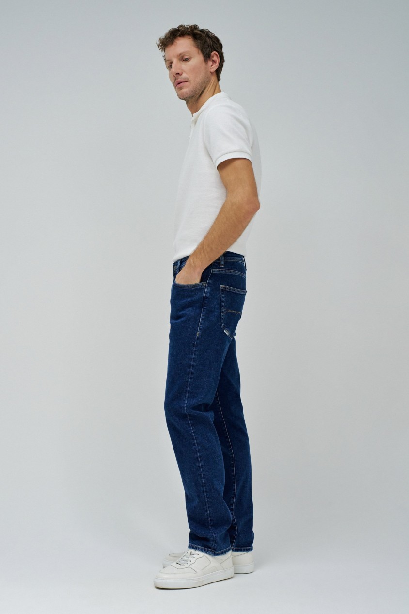 STRAIGHT FIT JEANS