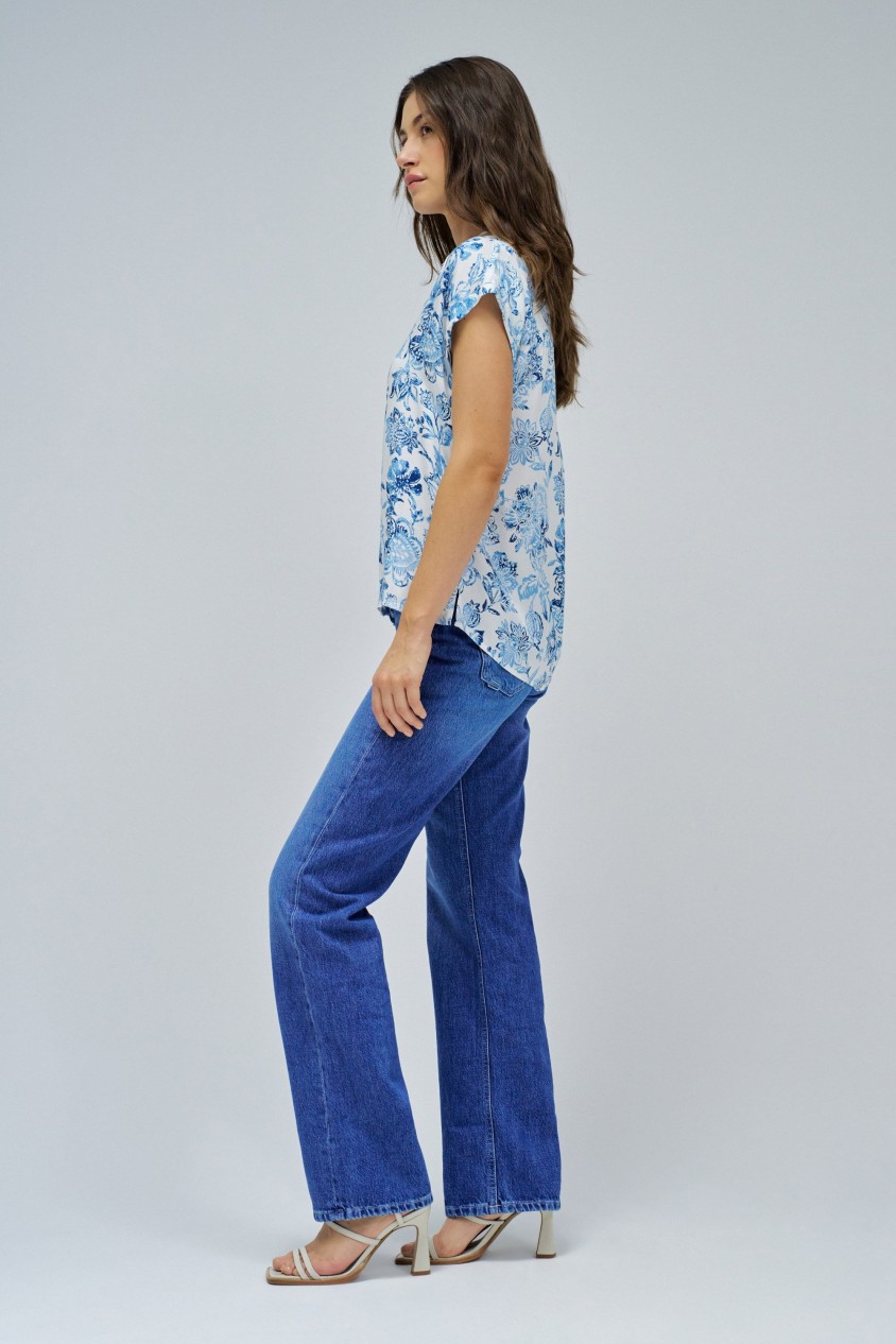 TOP WITH FLORAL PATTERN