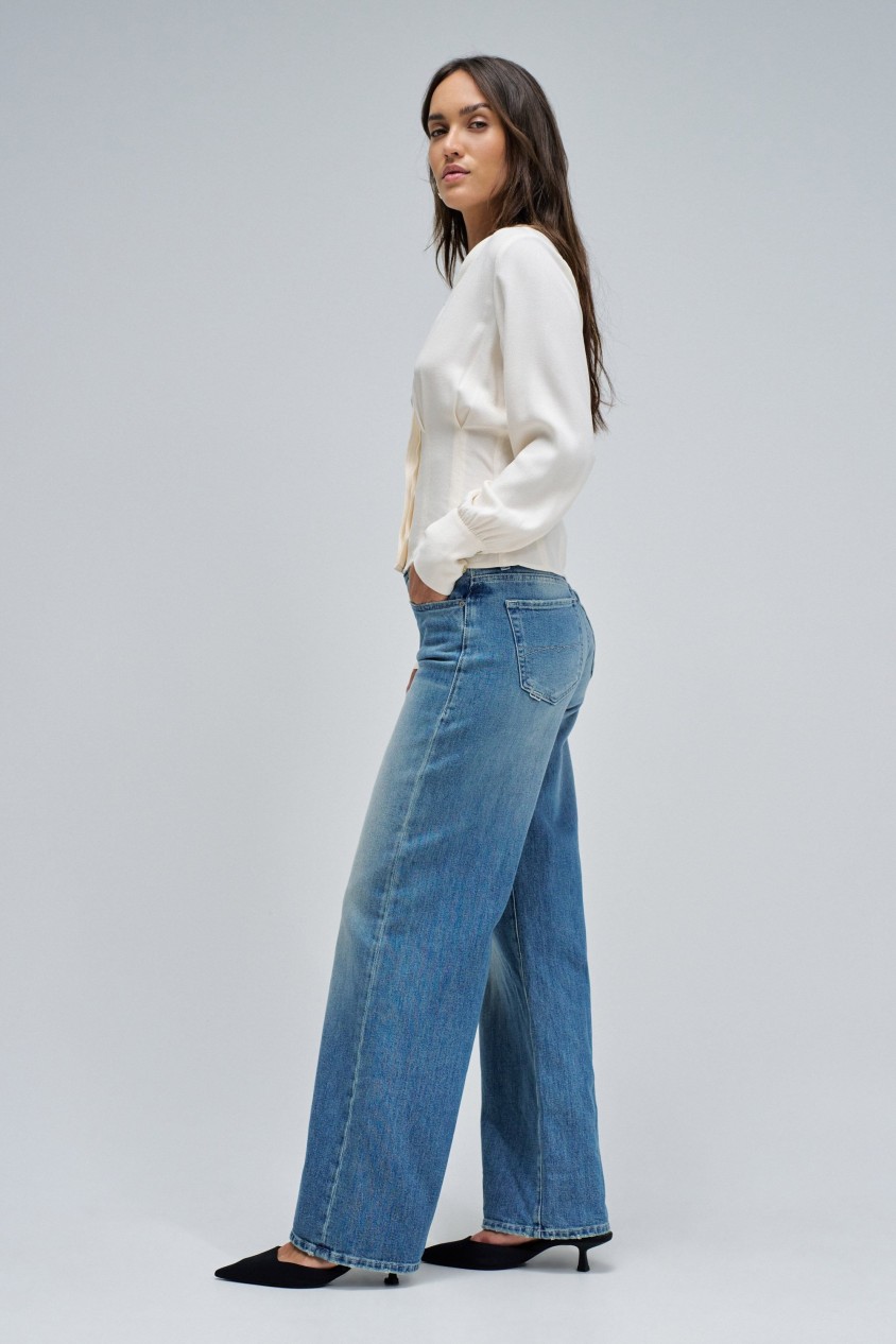 LOW RISE WIDE JEANS