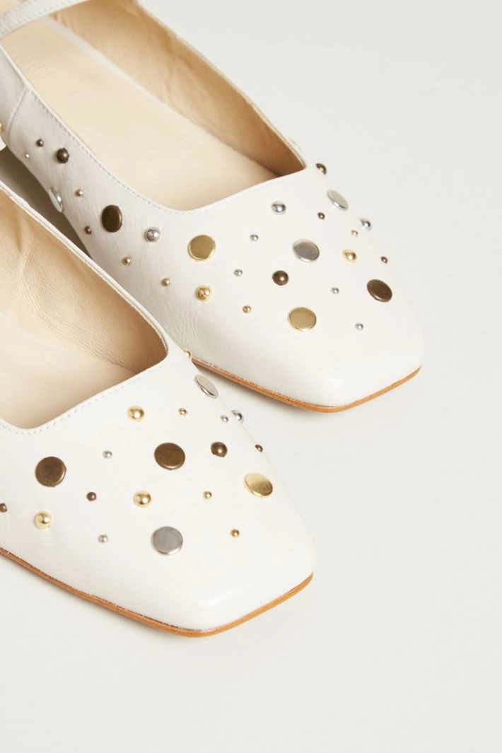 Ballerinas with studs - CREAM