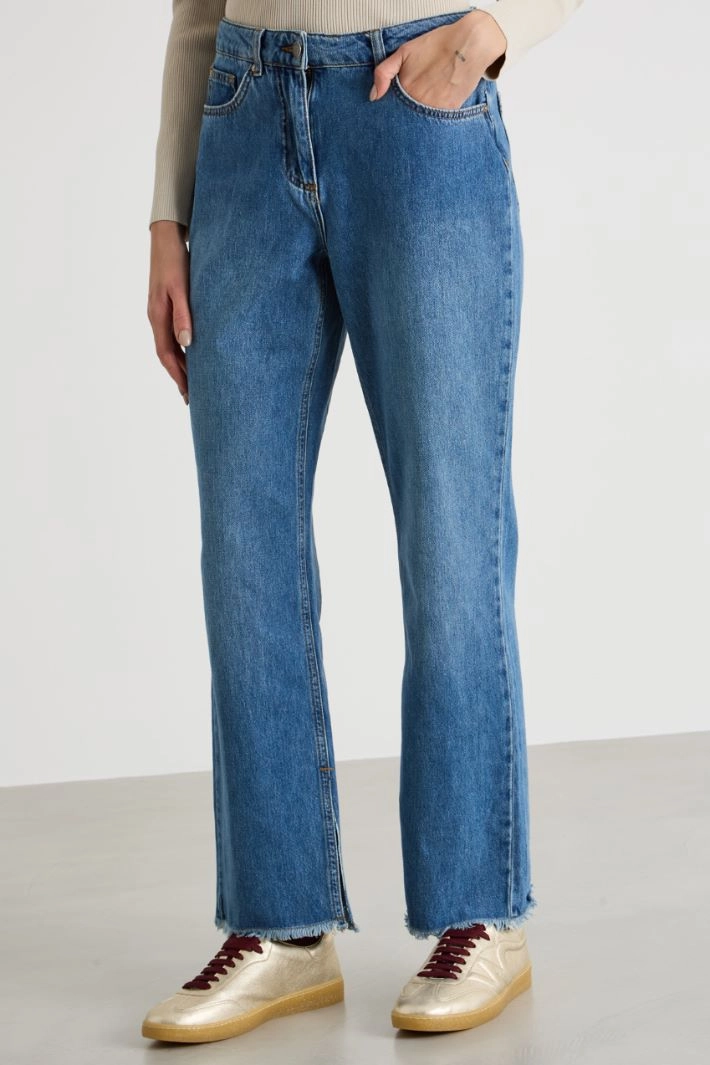 Straight jeans with frayed hem - BLUE