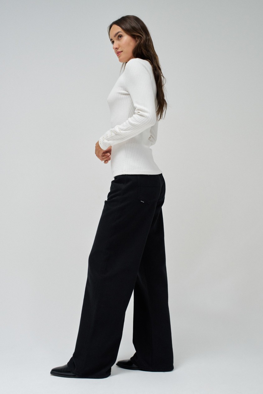 FINE RIBBED KNIT SWEATER