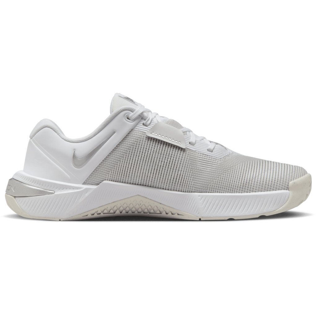 Nike Metcon 10 Training Shoes Women - white/platinum tint/wolf grey/metallic silver HQ2620-100