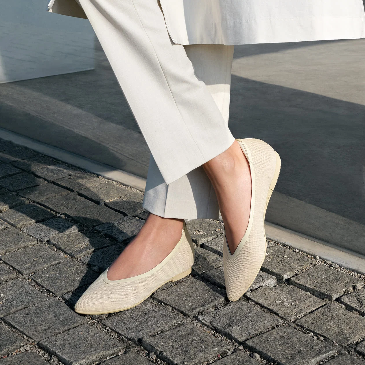 Pointed-Toe Dual-Cushion City Flats (Ecostitch™ Flat Pro)