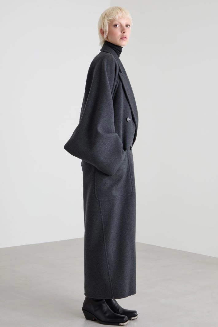 Coat with volume on the back - ANTHRACITE