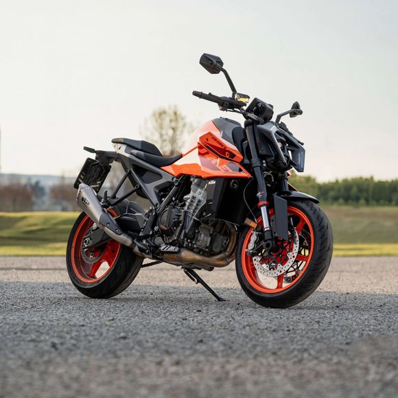 Spark Konix Evo Titanium SilencerKTM 990 990 DUKE - 2024Ref: Spk00055A / Spgkt0121Tom