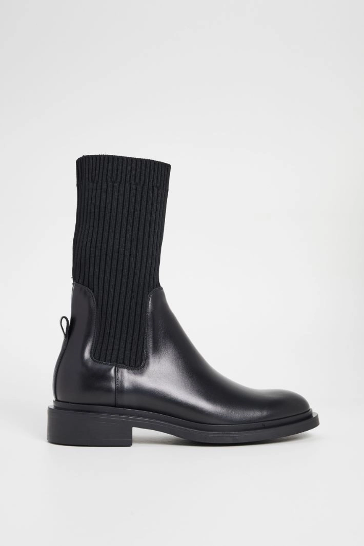 Leather and mesh ankle boots - BLACK