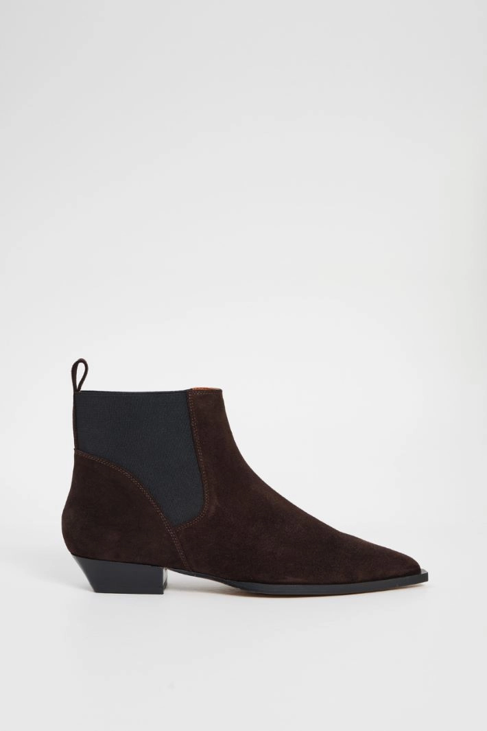 Ankle boots with elastic inserts - BROWN