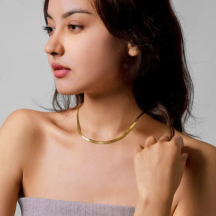 Necklace Lamia Light in Gold