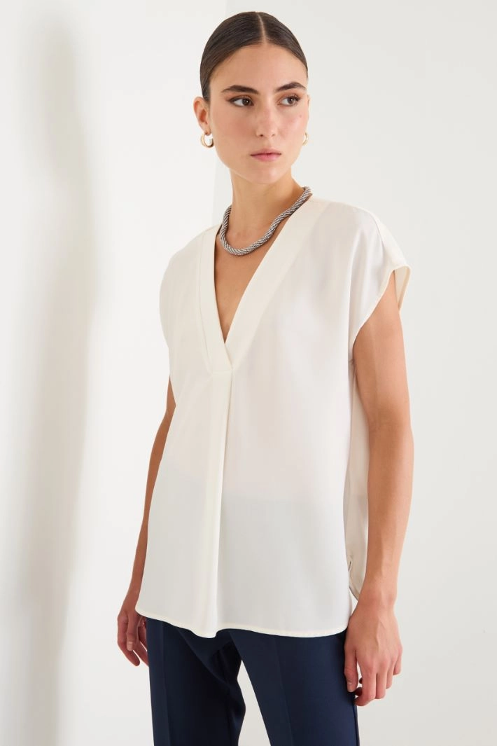 Blouse with flat pleat - WHITE