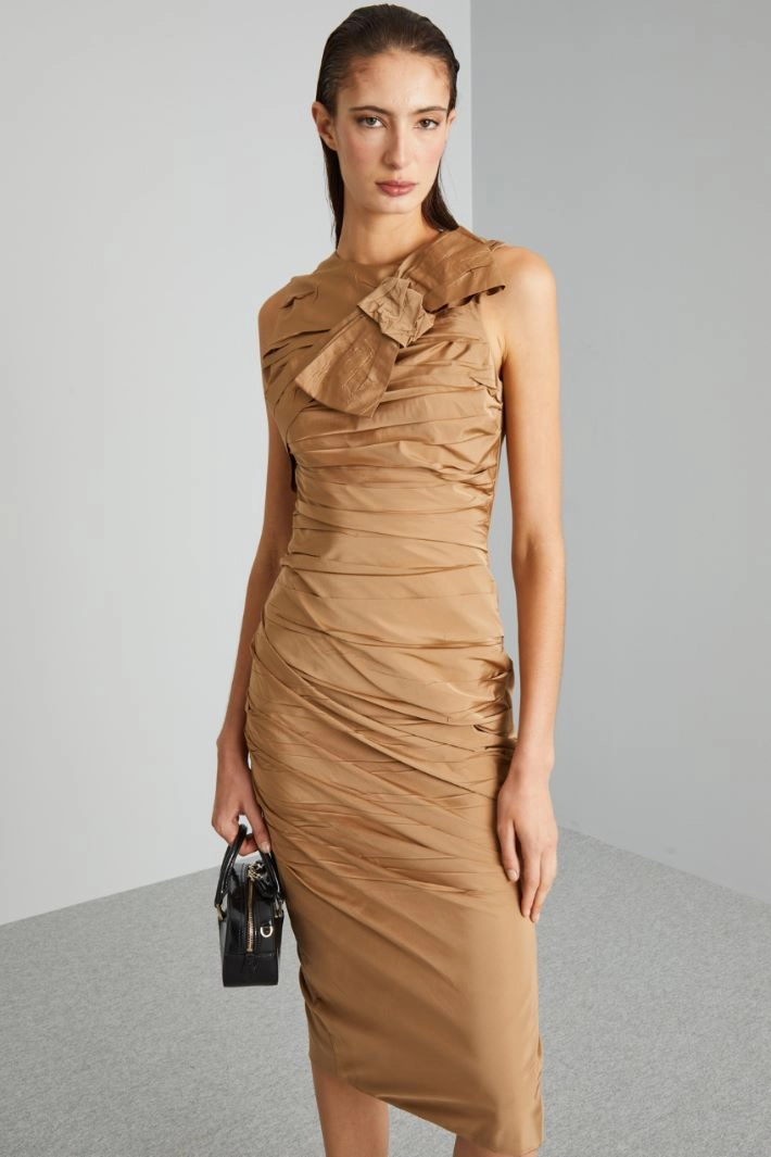 Jersey sheath dress with bow - CAMEL