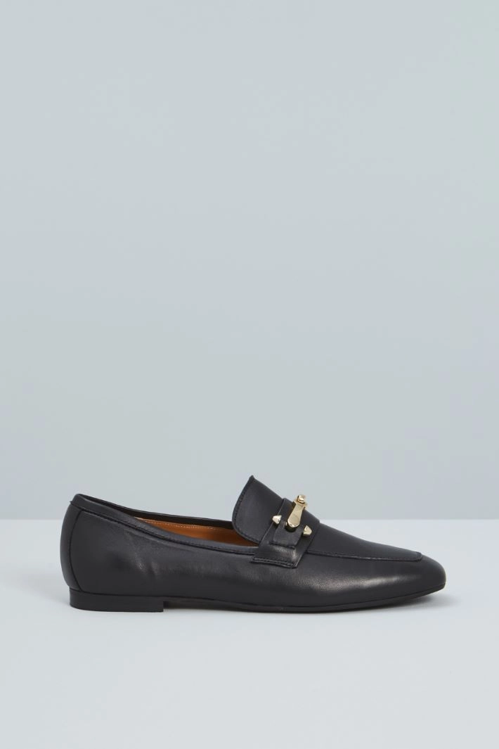 Moccasins with metal clamp - BLACK GOLD