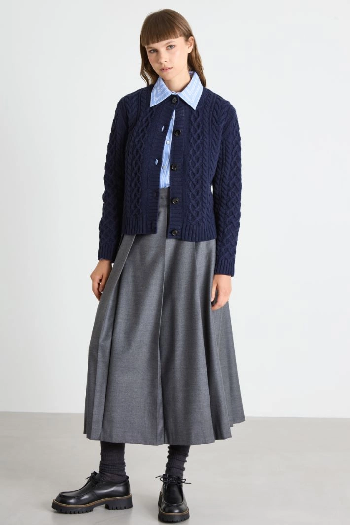 Cardigan with cable knit pattern - BLUE