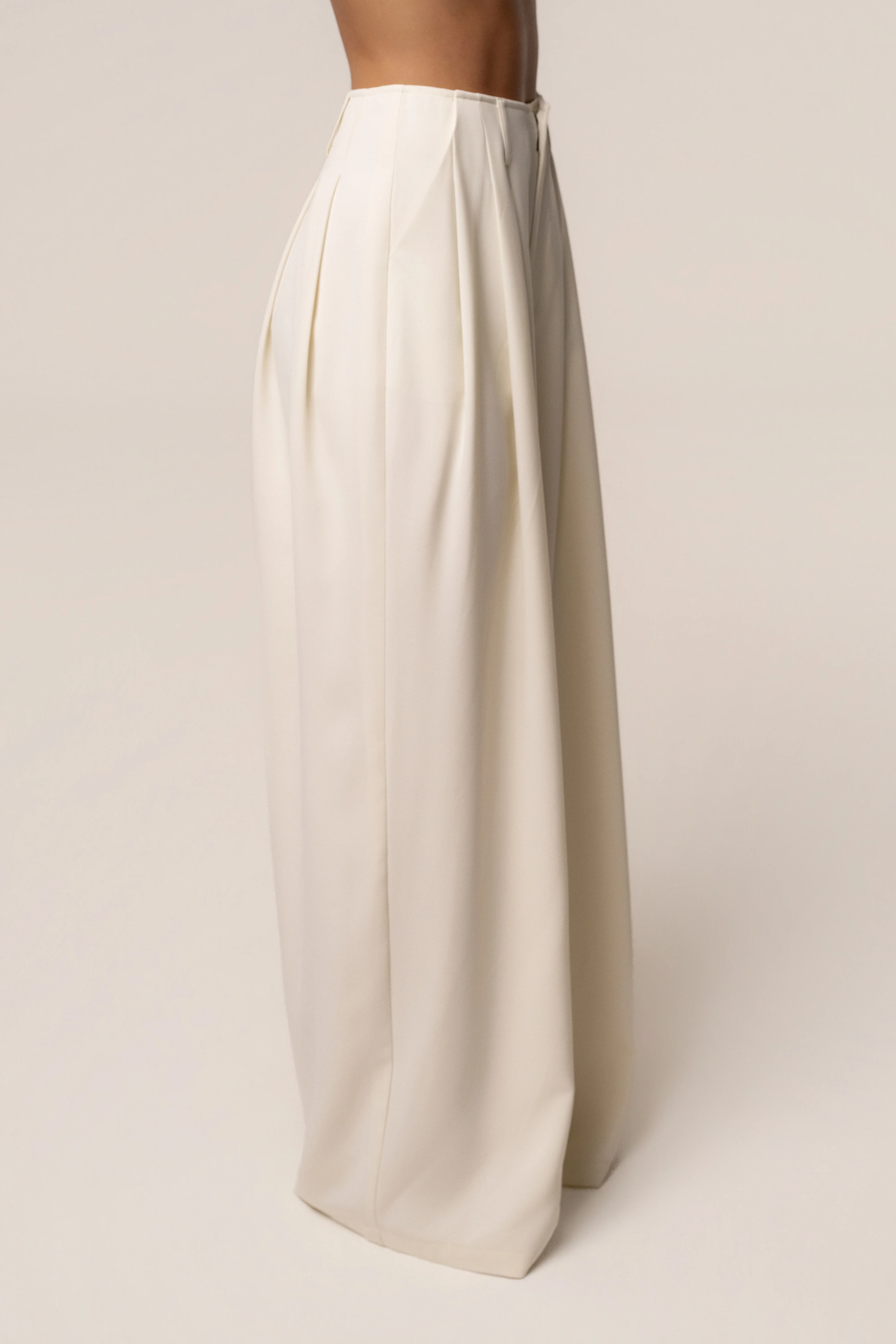 Cream Estate Pleated Trouser
