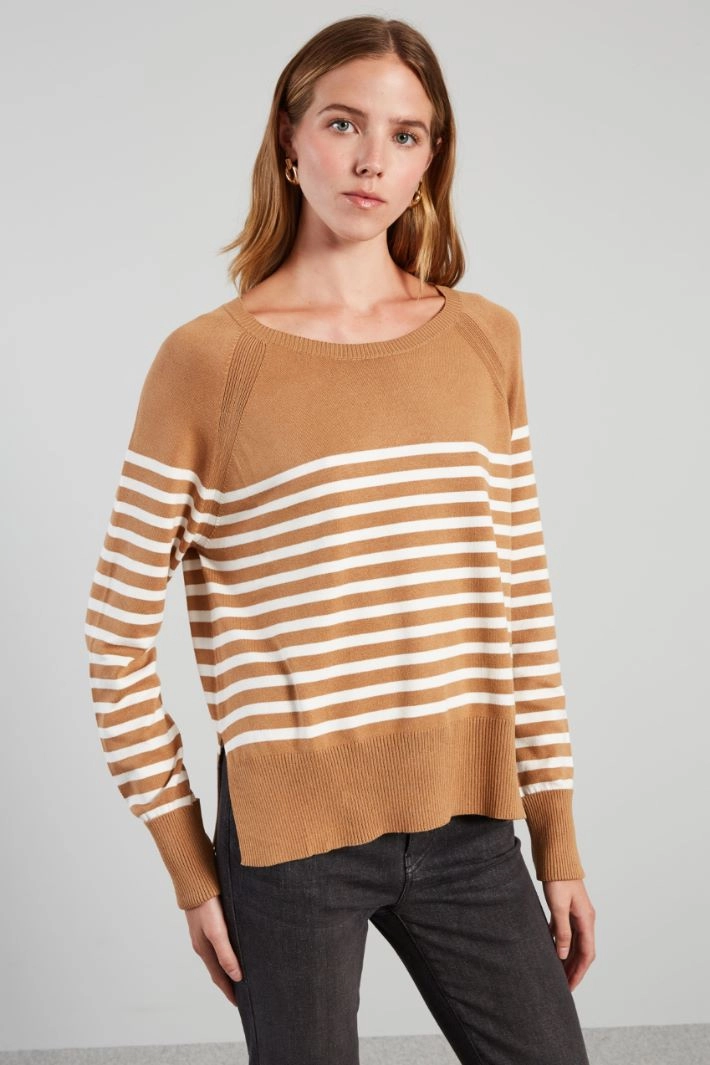 Sweater with turned-up sleeves - CAMEL WHITE