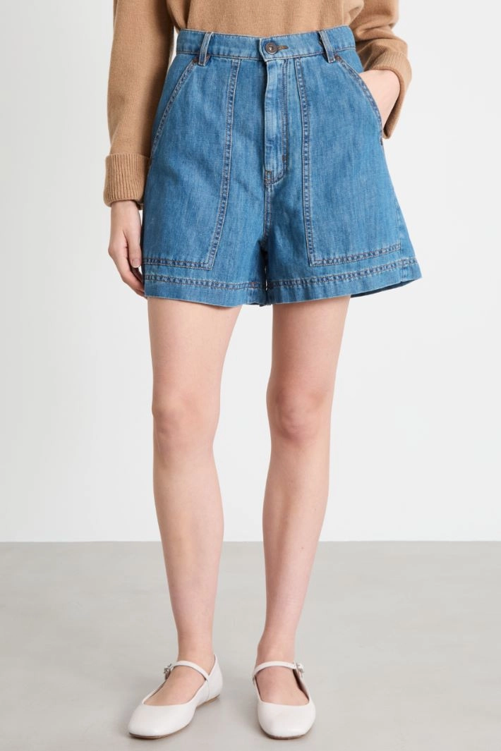 Denim Bermuda shorts with oversized cargo pockets - LIGHT BLUE