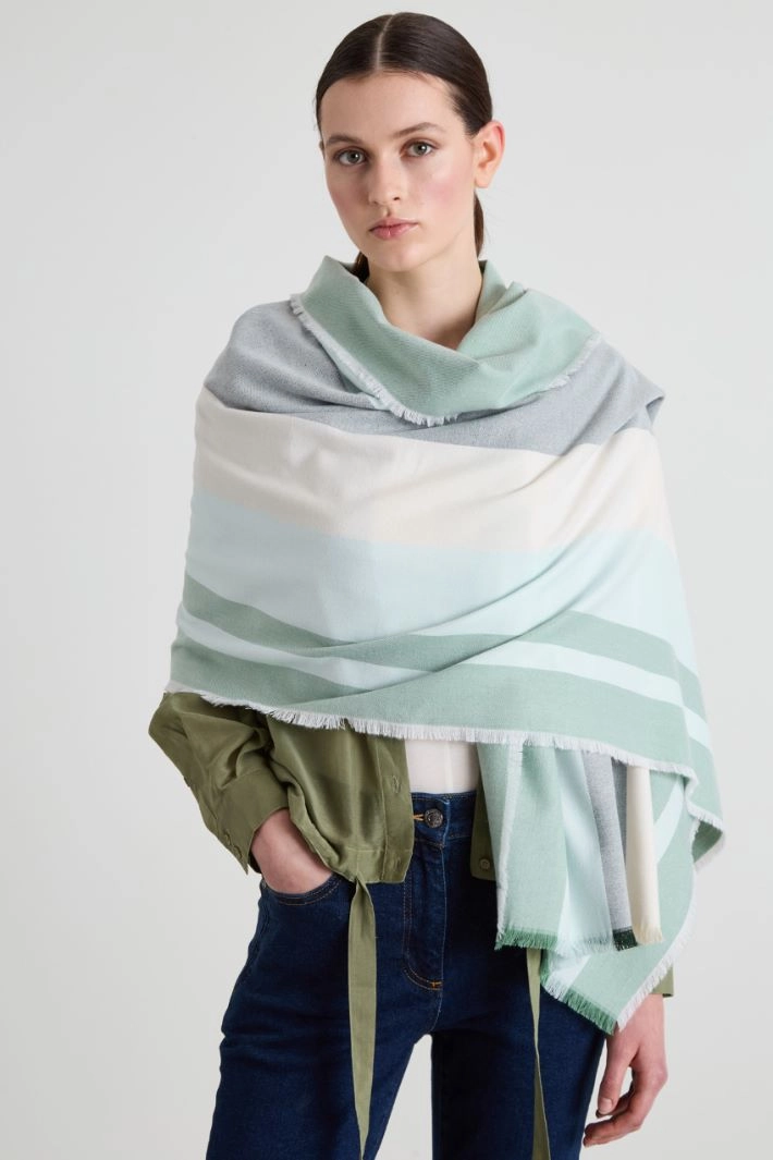 Striped viscose stole - LIGHT GREEN