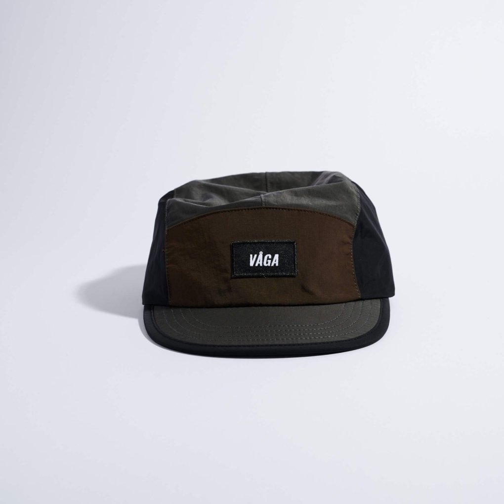 VÅGA Pacer Running Cap - Charcoal / Black / Brown