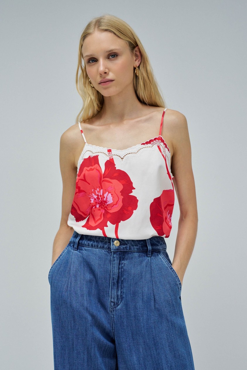 TOP WITH FLORAL PATTERN