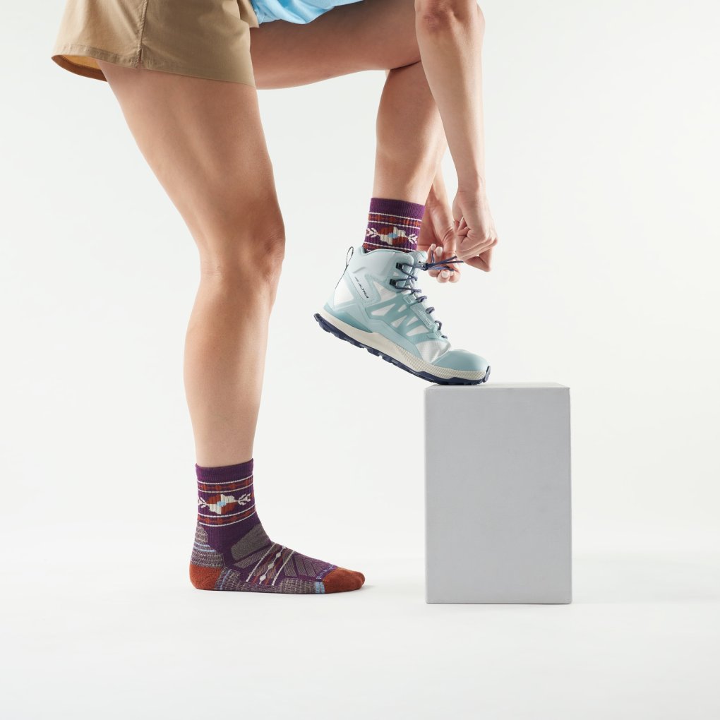 SmartWool Hike Light Cushion Retro Floral Mid Crew Socks Women - L90 purple iris
