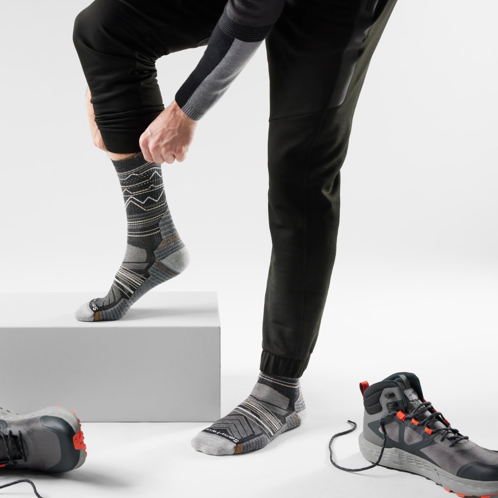 SmartWool Light Cushion Mountain Range Crew Hiking Socks - E27 charcoal/light gray