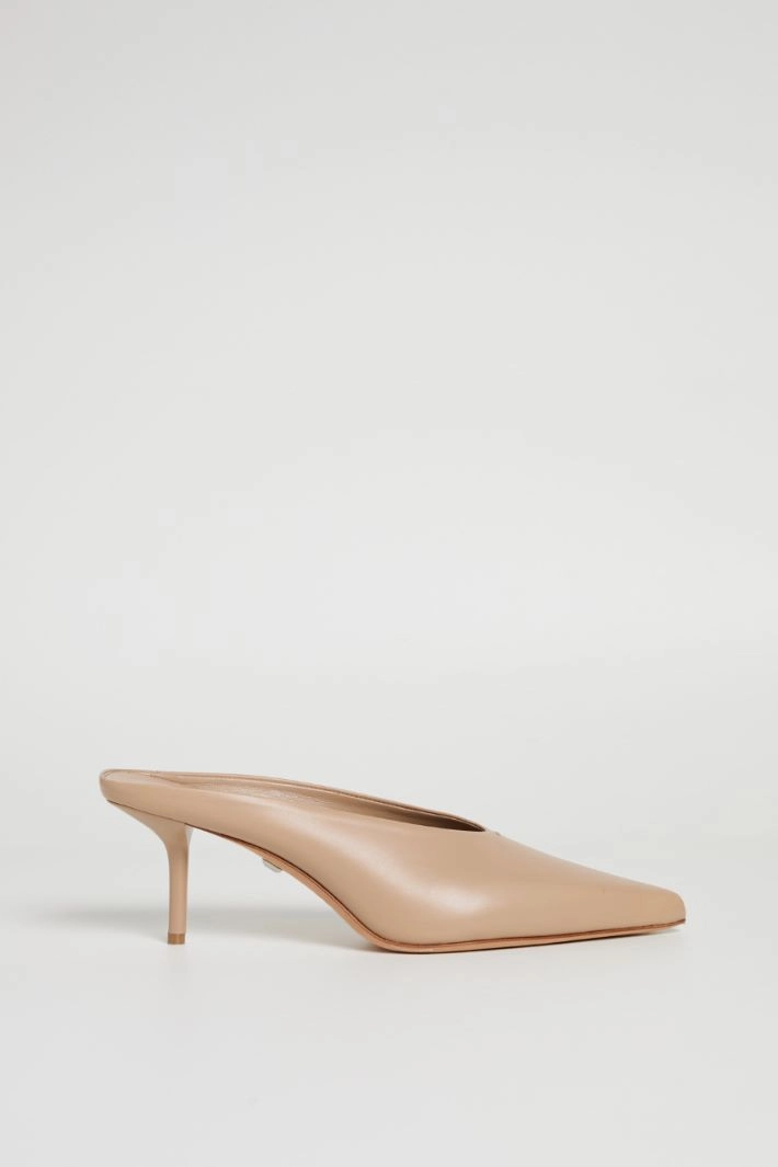 Leather mules - BEIGE