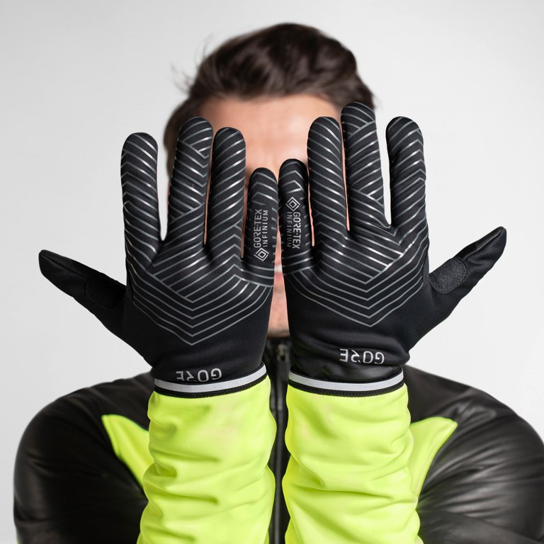 GOREWEAR C3 GORE-TEX INFINIUM™ Stretch Mid Gloves - black 9900