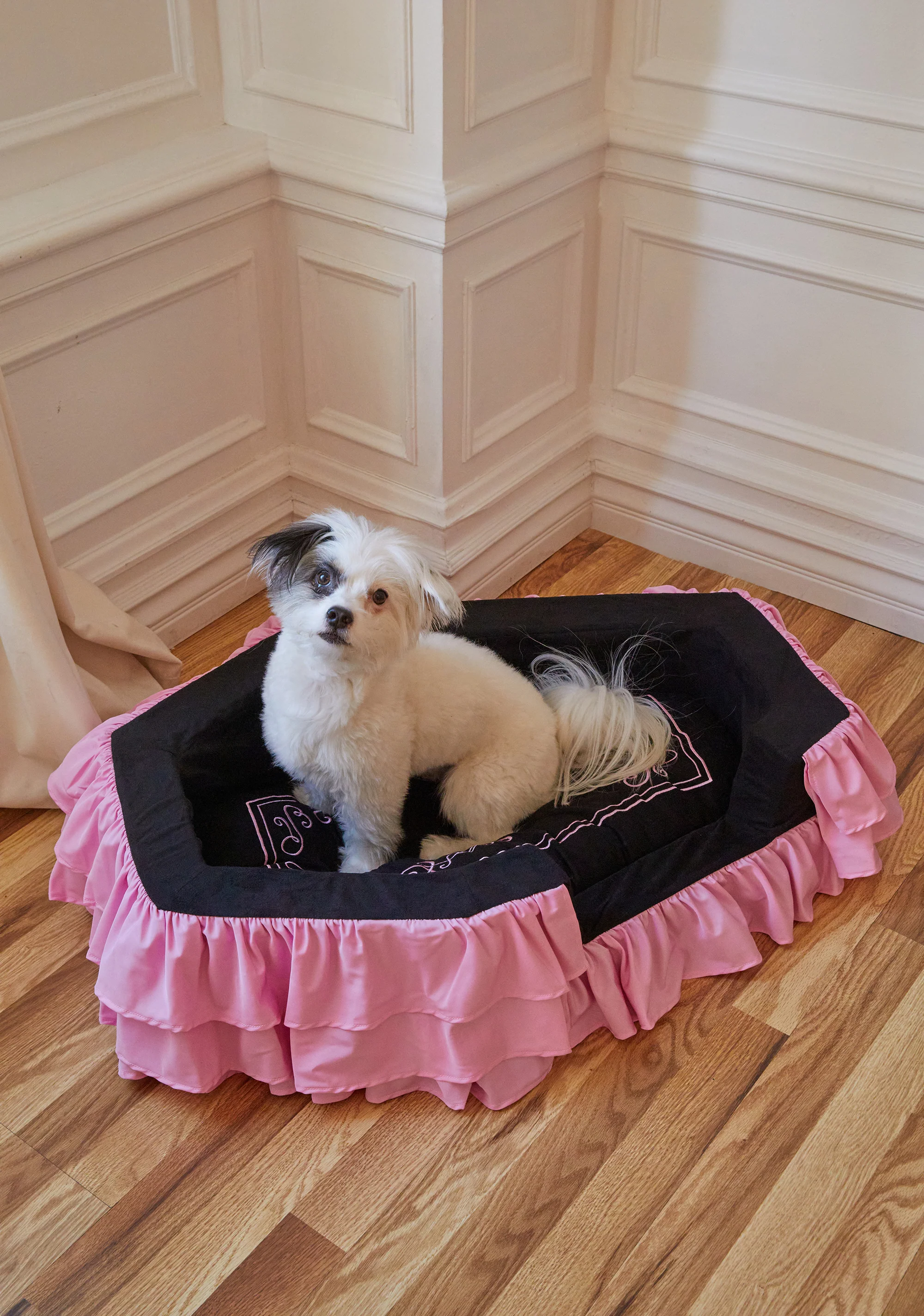 Bark N’ Bite Coffin Pet Bed - Pink
