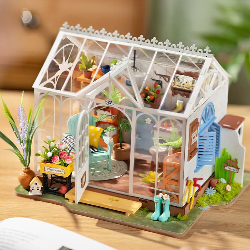 Robotime Dreamy Garden House Model Kit Robotime DG163