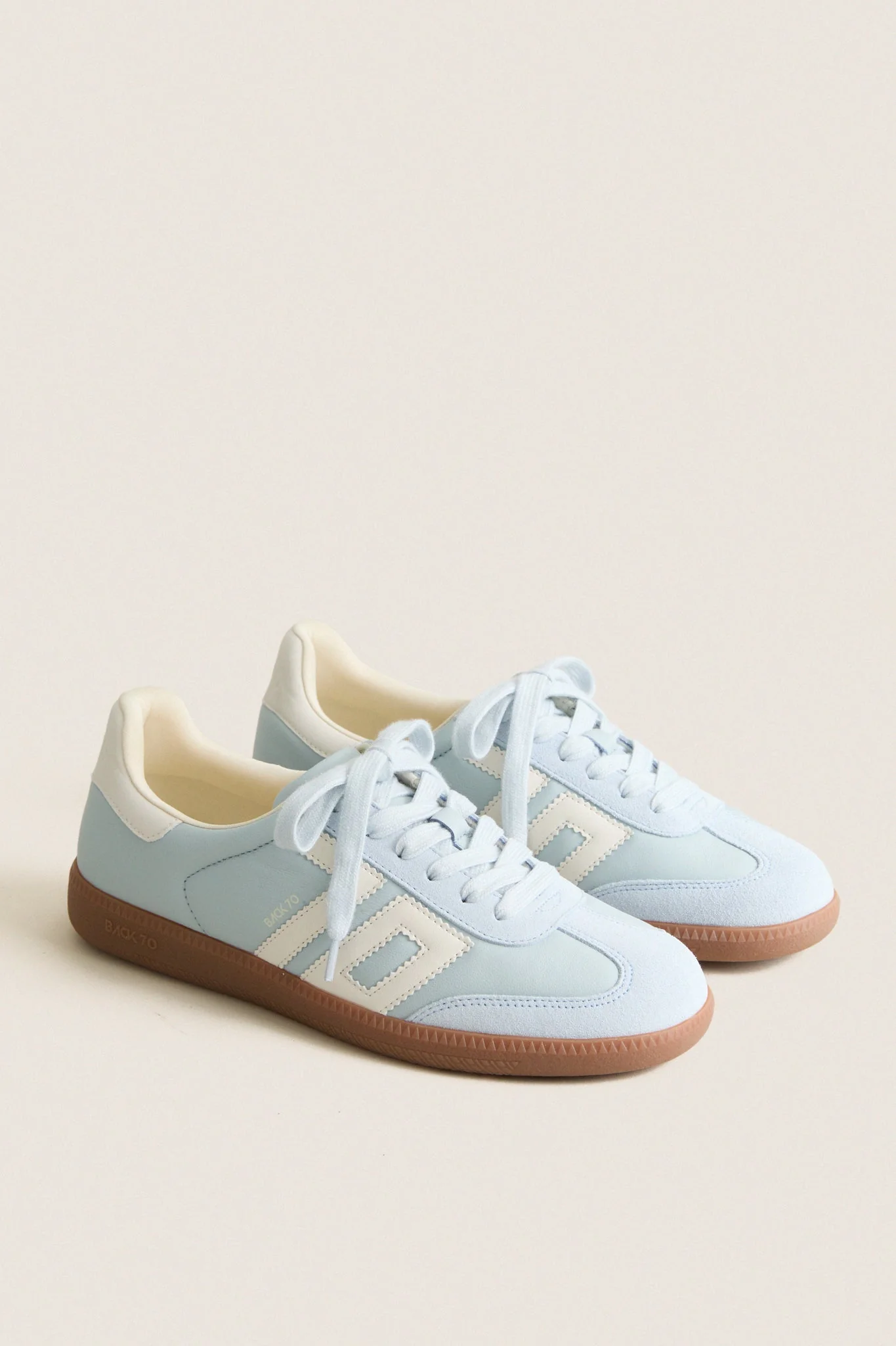 Light Sky Cloud D26 Sneakers