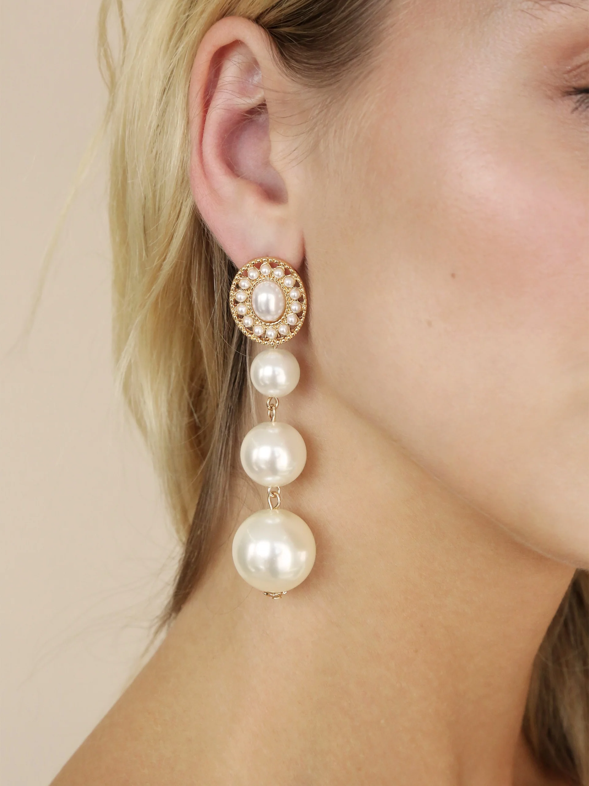 Graduating Pearl Dangle Earrings
