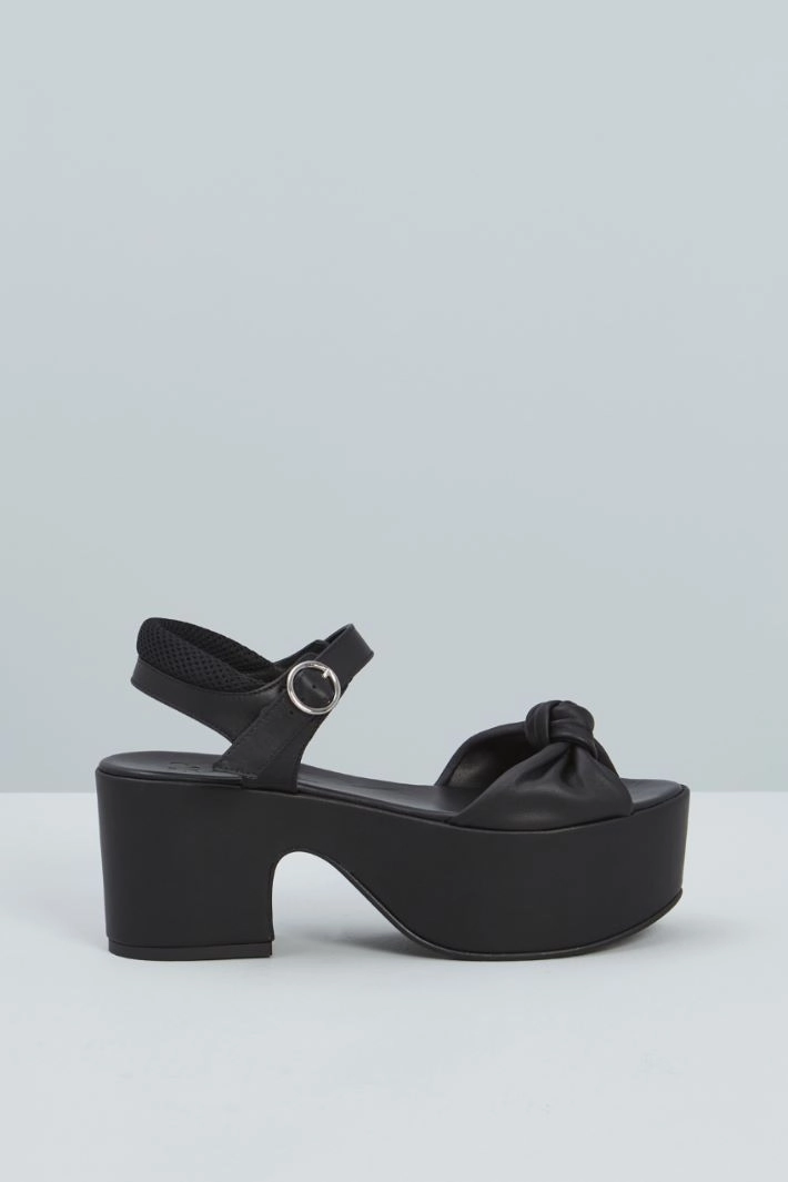 Platform sandals with knot - BLACK
