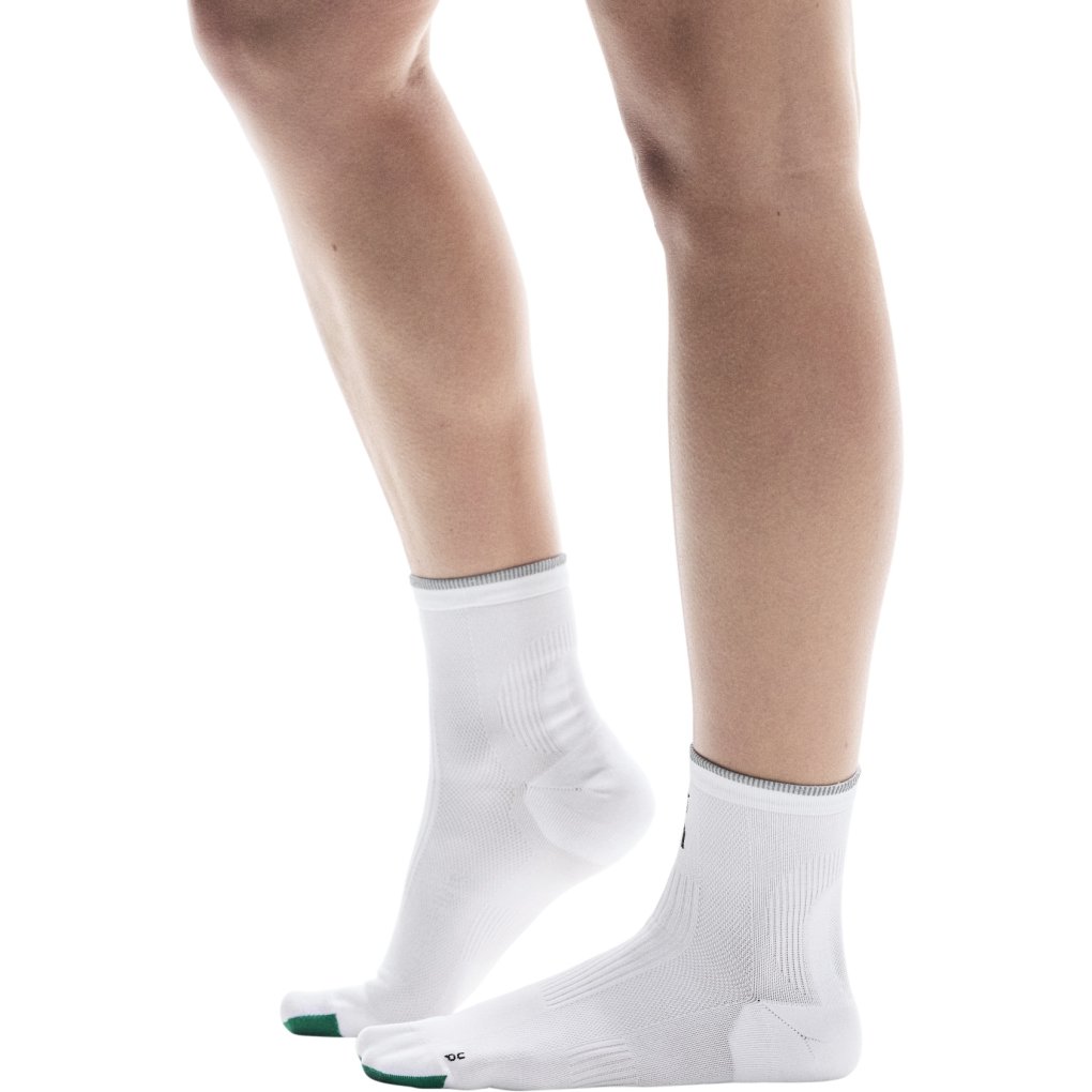 On Elite Run Sock Mid - White | Ivory