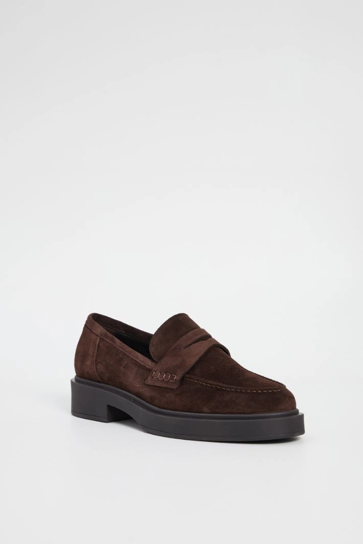 Velvet-effect leather moccasins - BROWN