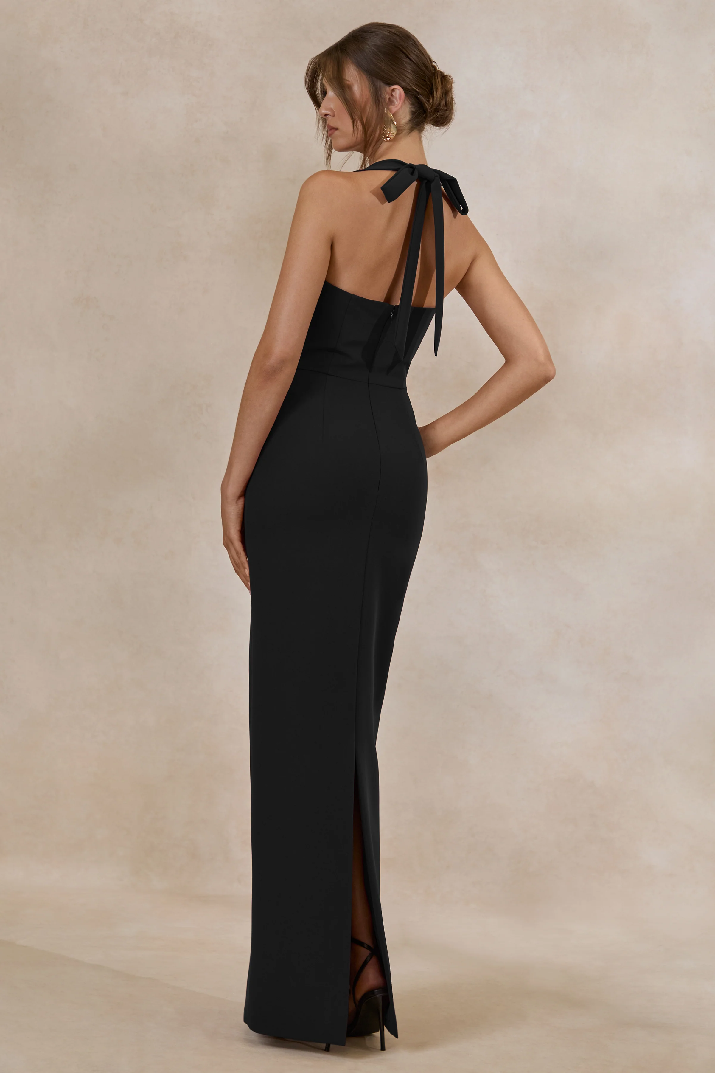 Heloira | Black Sweetheart-Neck Maxi Dress
