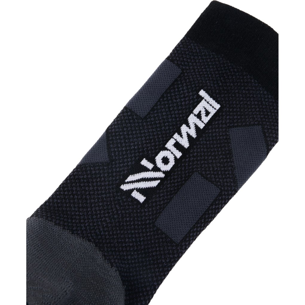NNormal Race Running Socks - Black 02