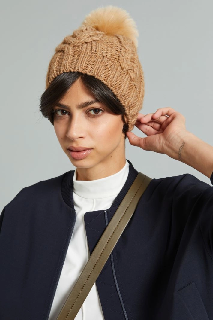 Braided beanie hat with pom pom - CAMEL