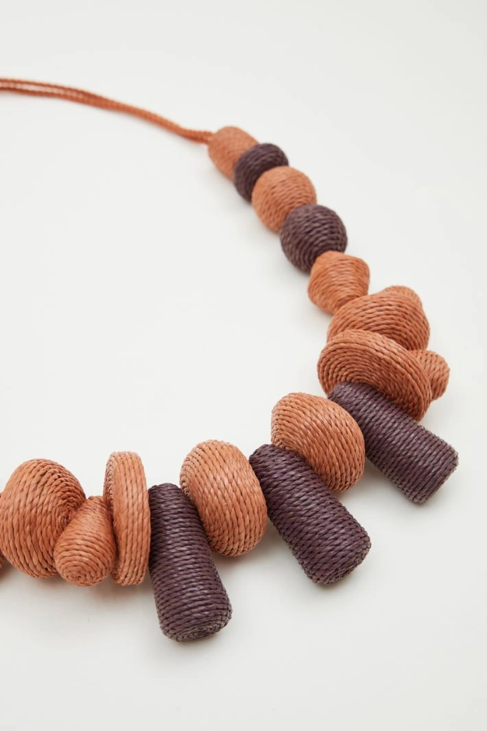 Woven straw bead necklace - BORDEAUX ORANGE