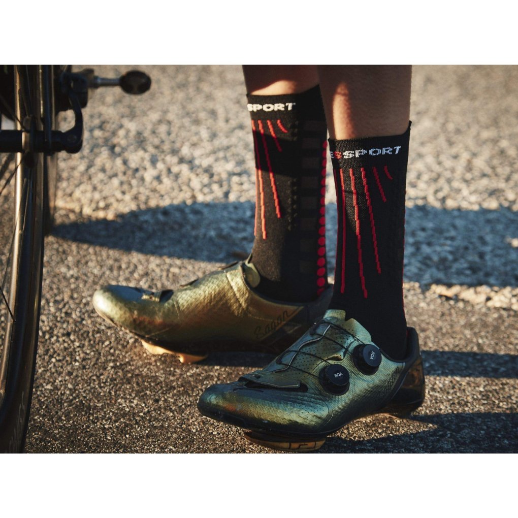 Compressport Aero Compression Socks - black/red