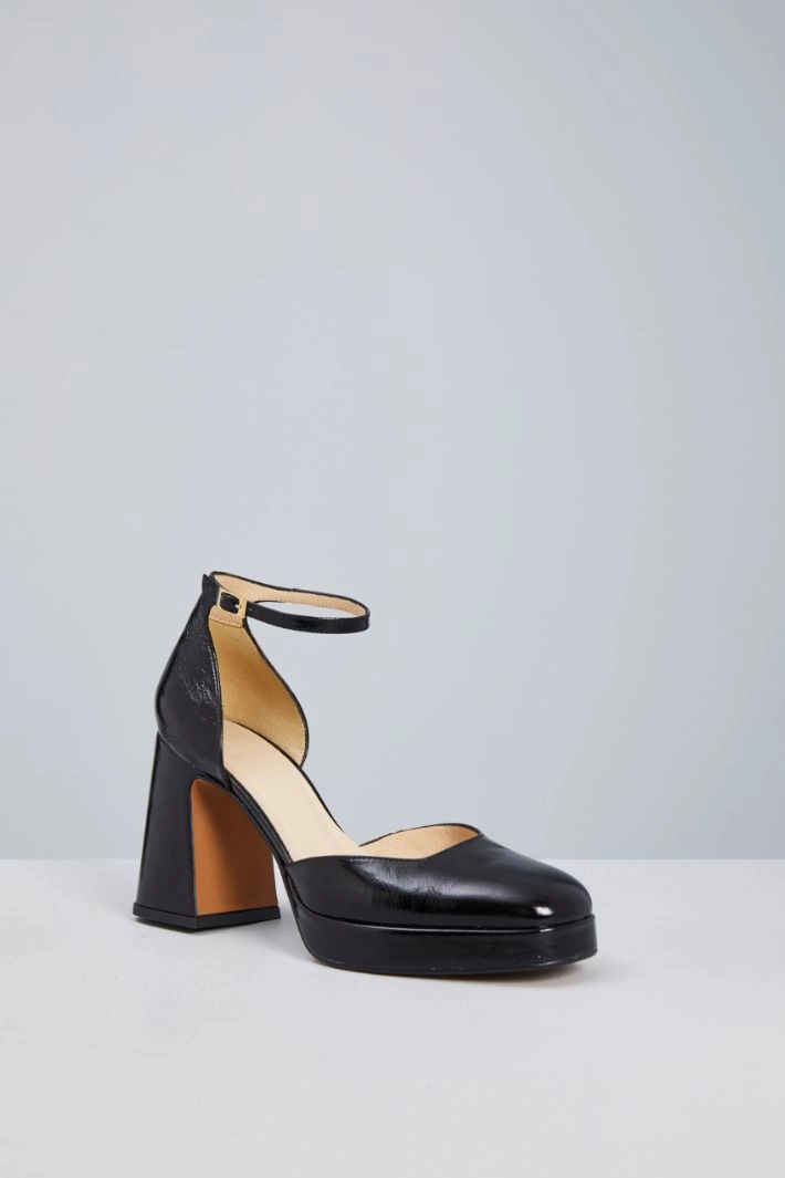 Block heel shoes - BLACK