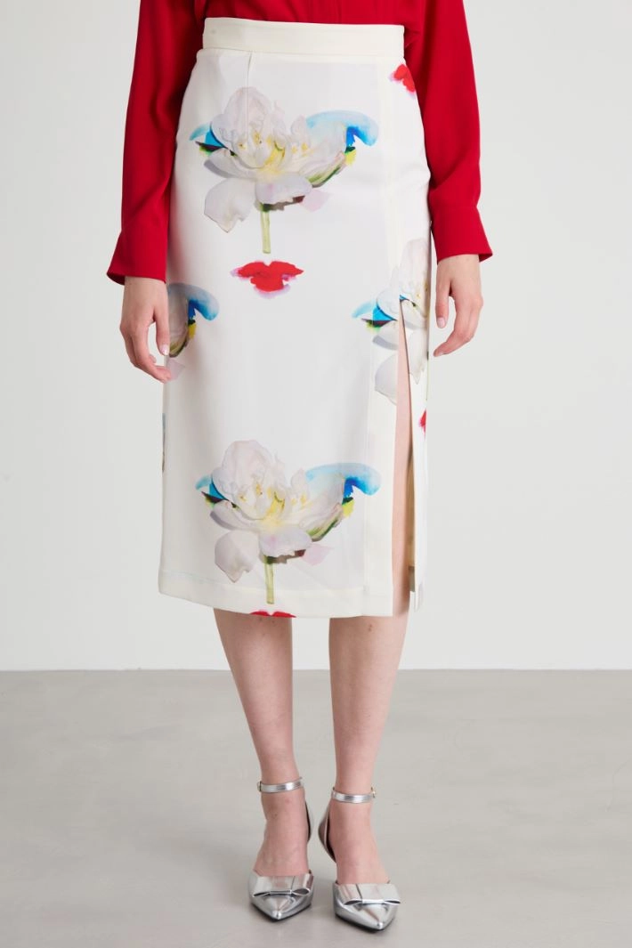 Asymmetrical-slit skirt - CREAM