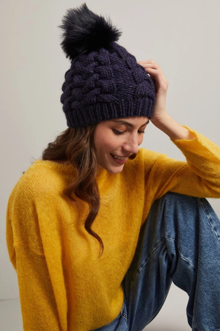 Cable-knit beanie - NIGHT BLUE