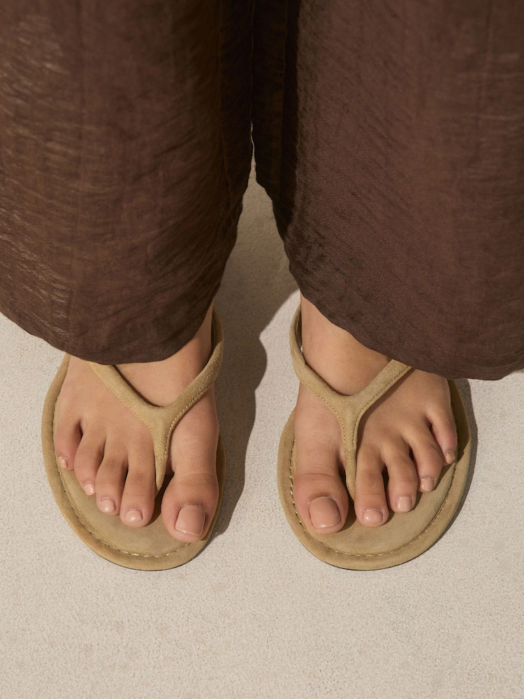 Tan Brown Suede Standard/Wide Fit Forever Comfort® Round Toe Leather Thong