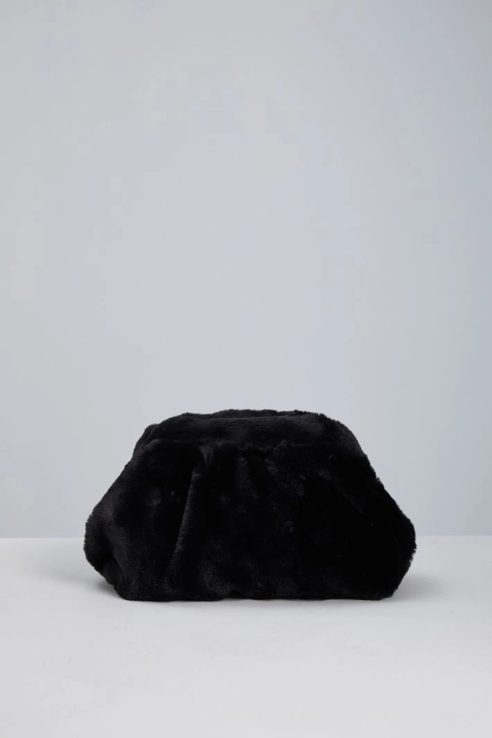 Clutch in soft and warm fabric - BLACK