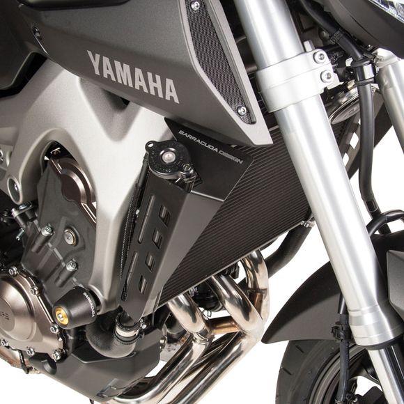Barracuda radiator scoop in black aluminum - blackRef: bar0094 / ymt9124