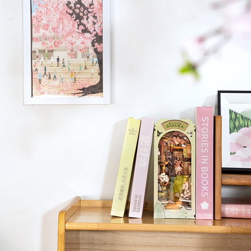 Stories in Books, Falling Sakura Robotime TGB05