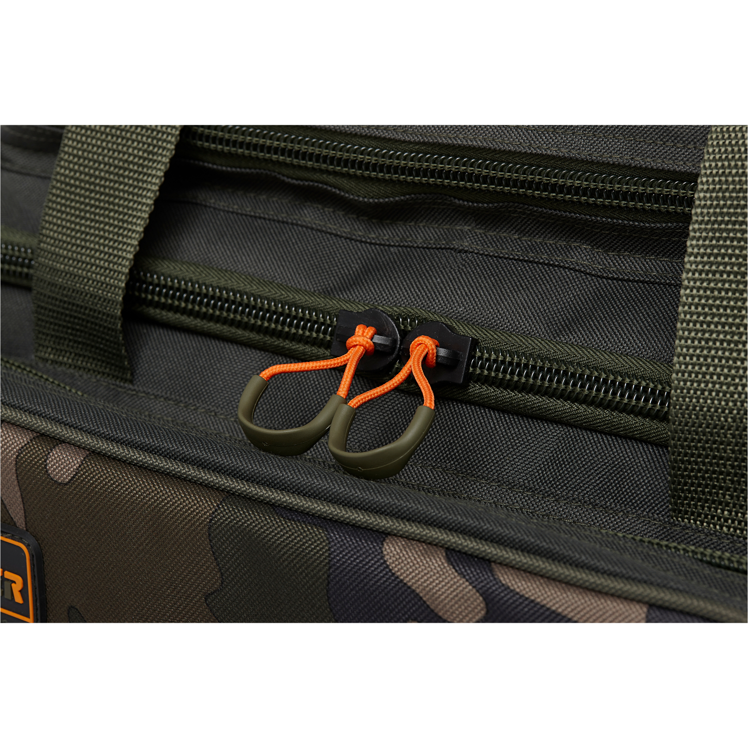 Prologic Bag Avenger Luggage Model (M)